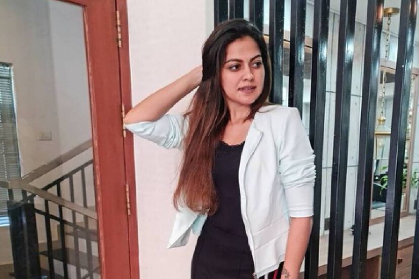  എറണാകുളം ജില്ലയിലെ മുടക്കുഴ ഗ്രാമപഞ്ചായത്തിലാണ് മേൽപ്പറഞ്ഞ അനുശ്രീ റോഡുള്ളത്. പച്ച പെയിന്റ് അടിച്ച്, അതിൽ വെളുത്ത അക്ഷരങ്ങളിൽ അനുശ്രീ റോഡ് എന്ന് വ്യക്തമായി എഴുതിയിട്ടുമുണ്ട്