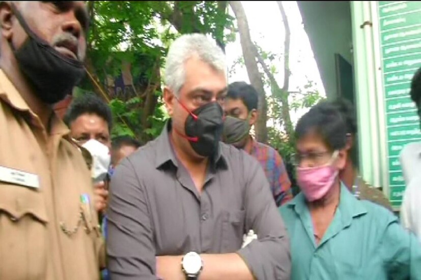  പോളിങ് ബൂത്തിൽ തല അജിത്