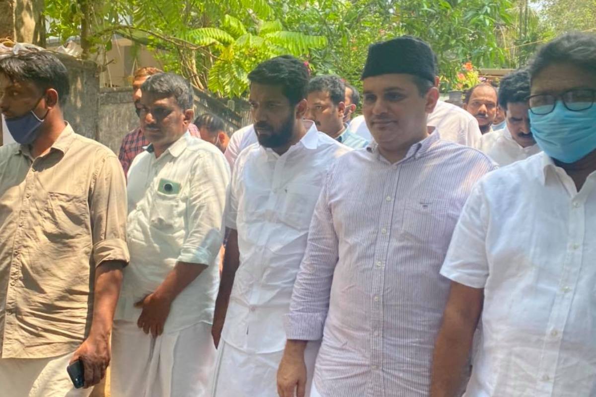 'മനുഷ്യരെ കൊല്ലുന്നവര്‍ മാനവികതയെക്കുറിച്ച് പറയുന്നു'; സിപിഎമ്മിനെ വിമര്‍ശിച്ച് മുനവ്വറലി