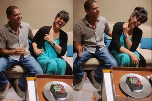 പിറന്നാൾ ദിനം പ്രിയതമനൊപ്പം; ശരത്തിനൊപ്പം കേക്ക് മുറിച്ച് രഞ്ജിനി ഹരിദാസ്