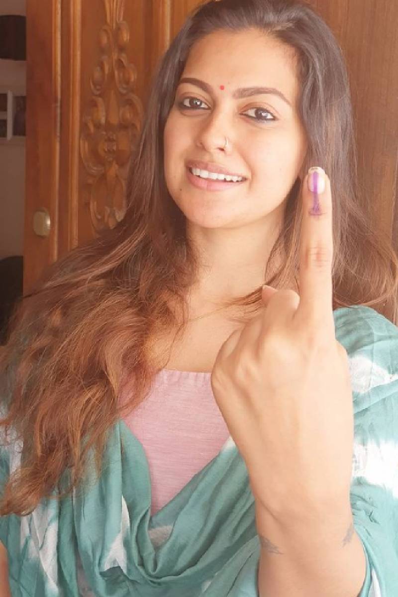  വോട്ട് ചെയ്ത ശേഷം അനുശ്രീ