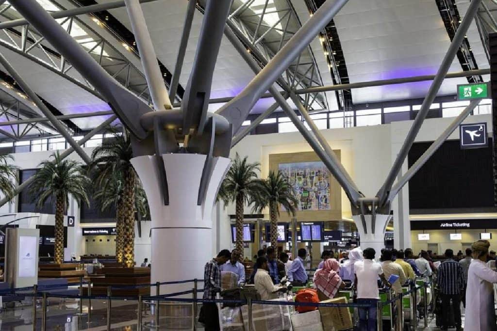  മസ്‌കറ്റ്: കോവിഡ് രണ്ടാം വ്യാപന പശ്ചാത്തലത്തിൽ ഇന്ത്യ, പാകിസ്ഥാന്‍, ബംഗ്ലാദേശ് എന്നിവിടങ്ങളില്‍ നിന്നുള്ള യാത്രക്കാര്‍ക്ക് ഒമാൻ പ്രവേശന വിലക്കേർപ്പെടുത്തി. ഒമാന്‍ സുപ്രിം കമ്മറ്റിയാണ് ഇതു സംബന്ധിച്ച ഉത്തരവ് പുറപ്പെടുവിച്ചത്.