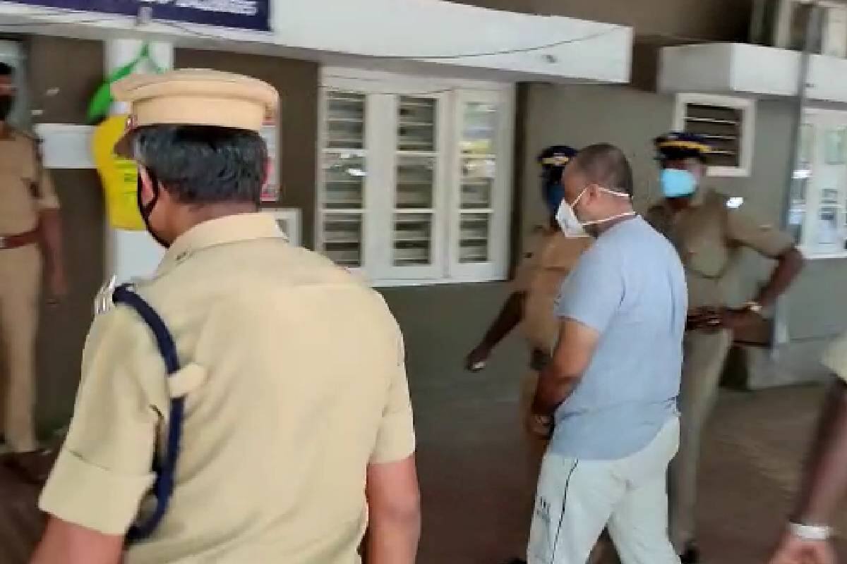  സനുവിനെ കോയമ്പത്തൂരിൽ എത്തിച്ച് അന്വേഷണസംഘം തെളിവെടുപ്പ് നടത്തി. സനു വിറ്റ കാറും പരിശോധിച്ചു. വാഹനം വാങ്ങിയവരിൽ നിന്നടക്കം മൊഴി രേഖപ്പെടുത്തി. കാർ കൊച്ചിയിലേക്ക് കൊണ്ടുവരും. യാത്രക്കിടയില്‍ മൂന്ന് തവണ ആത്മഹത്യ ചെയ്യാന്‍ ശ്രമിച്ചെന്നായിരുന്നു സനു പൊലീസിന് നല്‍കിയ മൊഴി. ഗോവയിലെ കടലില്‍ ചാടി ആത്മഹത്യ ചെയ്യാന്‍ ശ്രമിച്ചപ്പോള്‍ ലൈഫ്ഗാര്‍ഡ് രക്ഷപെടുത്തിയെന്നും പറഞ്ഞിരുന്നു. ഇക്കാര്യങ്ങള്‍ സത്യമാണോയെന്ന് പരിശോധിയ്ക്കുന്നതിനായി ബംഗളൂരുവിലും ഗോവയിലും സനുവിനെ കൊണ്ടുപോകും.