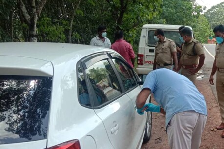 തിരുവനന്തപുരത്ത് ഷോറൂമിൽനിന്ന് മോഷ്ടിച്ച കാർ ഉപേക്ഷിച്ച നിലയിൽ കണ്ടെത്തി