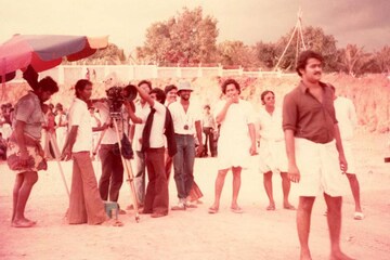 ഛായാഗ്രാഹകൻ രവി കെ. ചന്ദ്രന്റെ ശേഖരത്തിൽ നിന്നും അച്ഛന്റെ പഴയകാല ചിത്രവുമായി പൃഥ്വിരാജ്