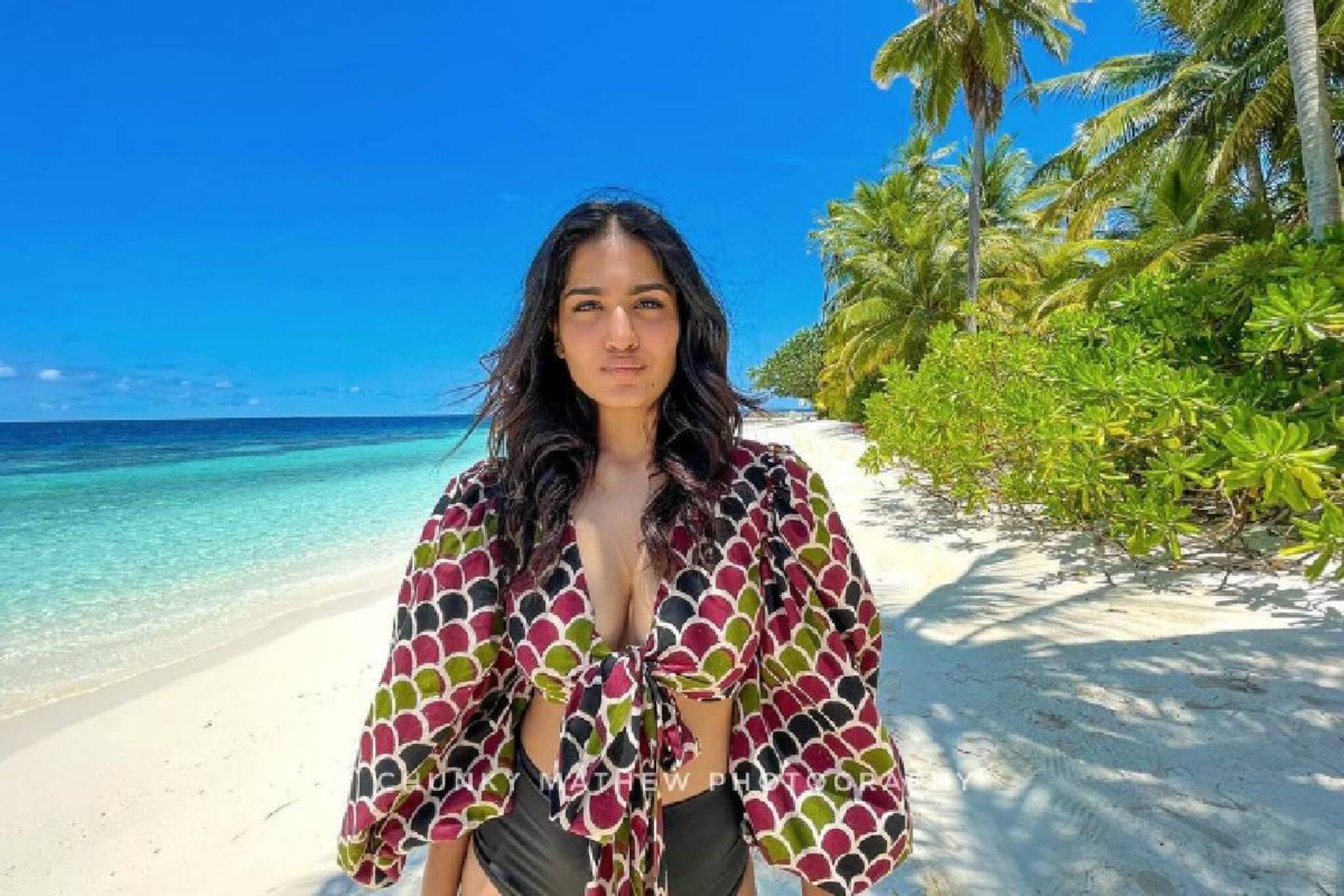 Saniya Iyyappan | എത്ര നുകർന്നിട്ടും ബീച്ച് ലൈഫ് മതിവരുന്നില്ല; പുതിയ ചിത്രവുമായി സാനിയ