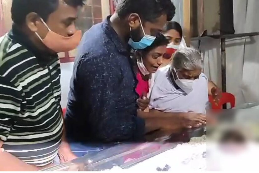  ഇസ്രായേൽ നയതന്ത്ര പ്രതിനിധിയും പുഷ്പചക്രം അർപ്പിക്കുകയുണ്ടായി. രാത്രി 10 മണിയോടെ സൗമ്യയുടെ ജൻമനാടായ കീരിത്തോട് കാഞ്ഞിരന്താനം വീട്ടിൽ മൃതദേഹം എത്തിച്ചു. കോവിഡ് മാനദണ്ഡം പൂർണമായും പാലിച്ചാണ്മറ്റു ക്രമീകരണങ്ങളും ഒരുക്കുന്നത്.