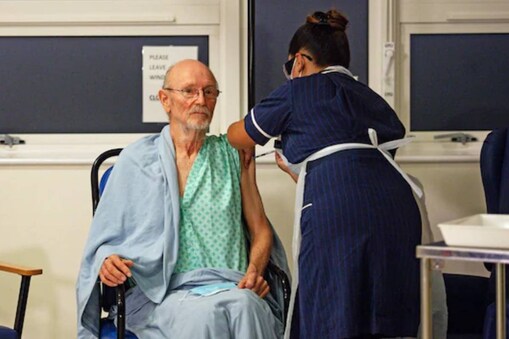  William Shakespeare, 81, receives the Pfizer/BioNTech COVID-19 vaccine at University Hospital 