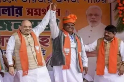 File photo of John Barla (centre)