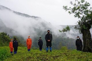 Images from His Majesty’s trek along the eastern Border. (Credit: IG) Images from His Majesty’s trek along the eastern Border. (Credit: IG)