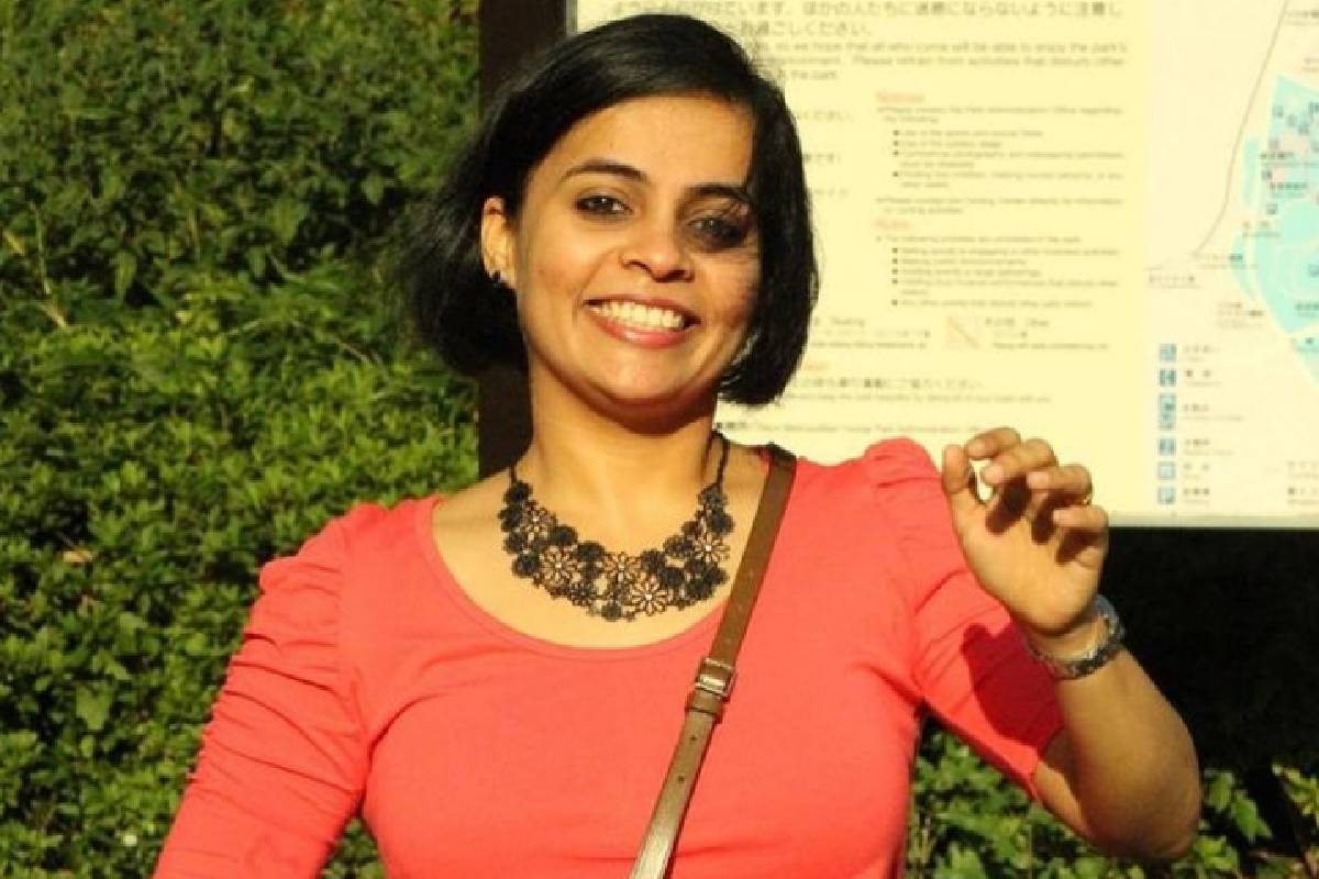  പുതിയ ചിത്രങ്ങളായ ഹൃദയം, സാറാസ് തുടങ്ങിയ സിനിമകളിൽ ദിവ്യയെ ഗായികയായി കാണാം. സാറാസിൽ ദിവ്യയും വിനീതും ചേർന്ന് ആലപിക്കുന്ന ഗാനമുണ്ട്. ഹൃദയത്തിൽ വിനീതിന്റെ വരികൾക്ക് ദിവ്യയുടെ ശബ്ദം കേൾക്കാം. നല്ലൊരു പാട്ടുകാരിയാണ് ദിവ്യ