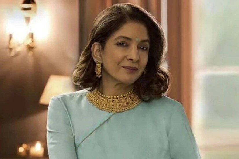  ആ ചോളി 'നിറഞ്ഞേ' ഒക്കൂ എന്നായി സുഭാഷ്. അന്നേ ദിവസം നീന ഷൂട്ടിങ്ങിനു പോയില്ല. പിറ്റേ ദിവസം ഷൂട്ടിംഗ് നടന്നു. ഒപ്പം നന്നായി പാഡ് ചെയ്ത ബ്രായും ധരിച്ചിരുന്നു. അതിൽ അദ്ദേഹം തൃപ്തനായി ഷൂട്ടിംഗ് നടത്തി. താൻ ഉദ്ദേശിക്കുന്ന കാര്യം കൃത്യമായി നിർവഹിക്കുന്നത് കൊണ്ടാണ് അദ്ദേഹം മികച്ച സംവിധായകനായതെന്ന് നീന ഗുപ്ത പറയുന്നു