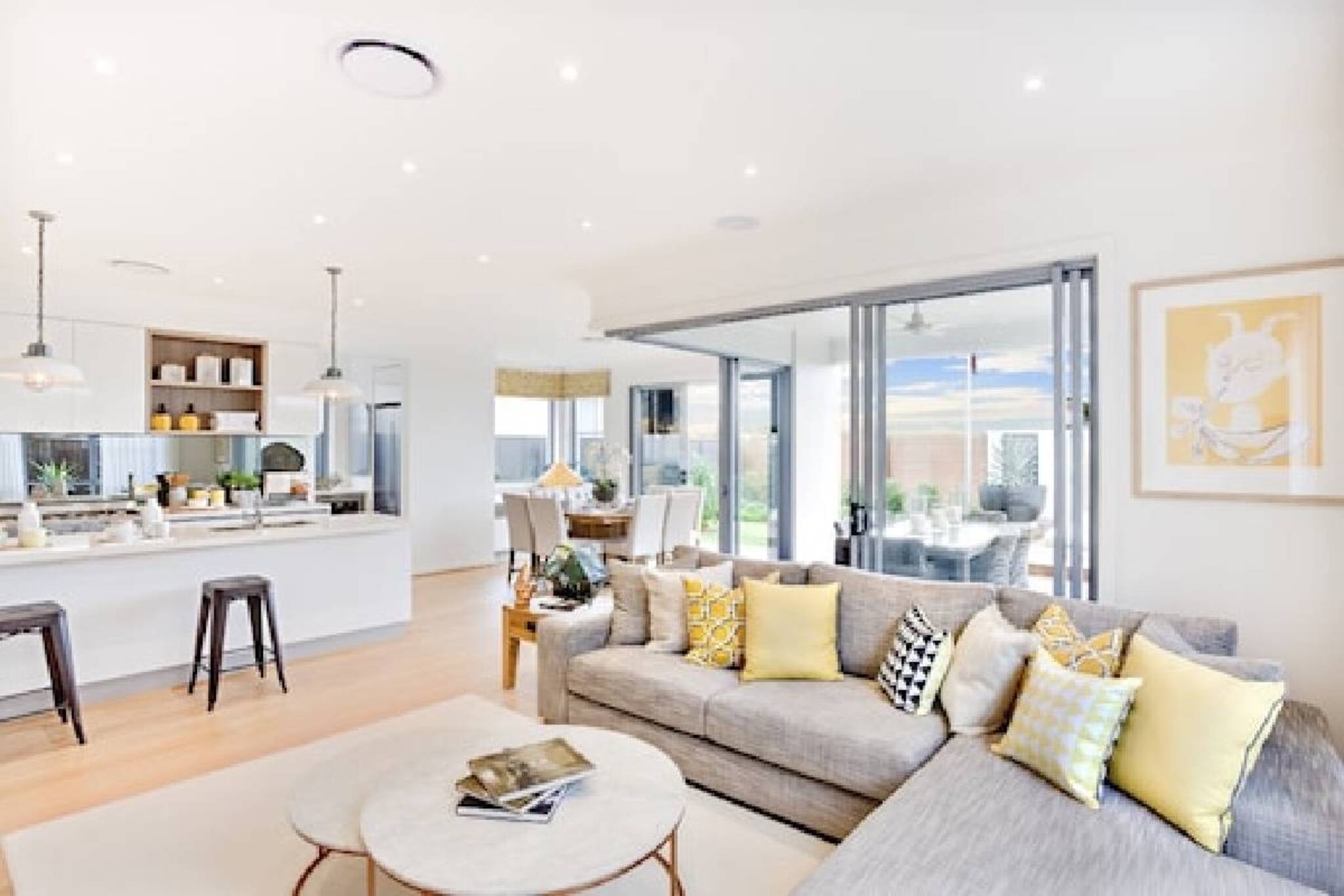 വീട് നിർമാണം വെല്ലുവിളിയായി; റീട്ടെയിൽ സ്റ്റോറിനെ 4.4 കോടി രൂപ വിലയുള്ള സ്വപ്ന വീടാക്കി യു