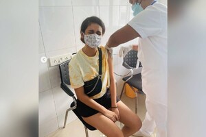 ഉറുമ്പു കടിക്കണ വേദനയല്ലാട്ടോ, വാക്സിനേഷൻ എടുത്തതും കണ്ണ് മുറുകെ അടഞ്ഞു