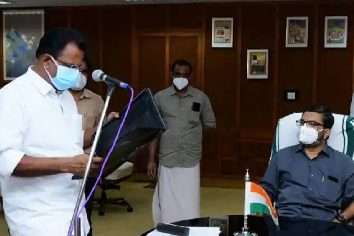 നൊമ്പരമായി അമ്മയുടെ വേർപാട്; എം വിൻസെന്‍റ് എംഎൽഎയായി സത്യപ്രതിജ്ഞ ചെയ്തു