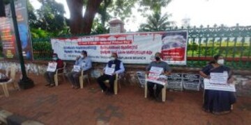 ആരോഗ്യ പ്രവര്‍ത്തകര്‍ക്കെതിരെയുള്ള അക്രമം; സെക്രട്ടറിയേറ്റിന് മുന്നില്‍ പ്രതിഷേധം