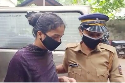 രേഷ്മയെ പൊലീസ് അറസ്റ്റ് ചെയ്തപ്പോൾ