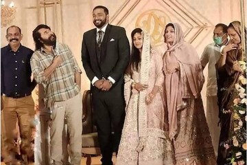 മമ്മുക്ക അഞ്ചടി എട്ടിഞ്ച്, കല്യാണ ചെക്കന്റെ ഉയരമോ? വൈറലായി ചിത്രം