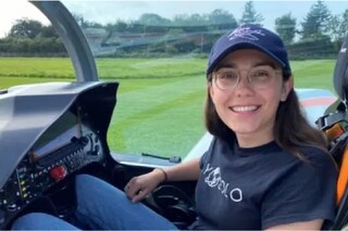 19 കാരിയായ സാറാ റഥര്ഫോര്ഡ് ബ്രിട്ടനിലെ വിന്ചെസ്റ്ററിനടുത്തുള്ള പോഫാം എയര്ഫീല്ഡിലെ  ഷാര്ക്ക് അള്ട്രലൈറ്റ് വിമാനത്തില് (കടപ്പാട്: റോയിട്ടേഴ്സ്)
 19 കാരിയായ സാറാ റഥര്ഫോര്ഡ് ബ്രിട്ടനിലെ വിന്ചെസ്റ്ററിനടുത്തുള്ള പോഫാം എയര്ഫീല്ഡിലെ  ഷാര്ക്ക് അള്ട്രലൈറ്റ് വിമാനത്തില് (കടപ്പാട്: റോയിട്ടേഴ്സ്)