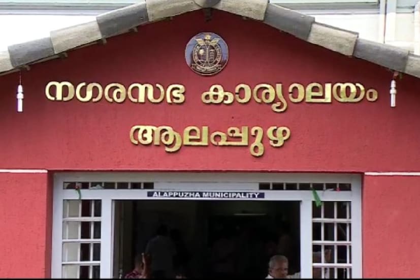  ജല അതോറിറ്റിയുടെ പൈപ്പ് ലൈനുകളിൽ പരിശോധന നടത്തിയെങ്കിലും പൈപ്പ് പൊട്ടി മലിന ജലം കലരുന്നതായി സ്ഥിരീകരിച്ചില്ല. തുടർന്ന് സ്വകാര്യ ജല ശുദ്ധീകരണ കേന്ദ്രങ്ങളിലും ആരോഗ്യ വകുപ്പ് പരിശോധന ശക്തമാക്കി. എന്നാൽ സംശയിക്കത്തക്ക വിധം ഒന്നും കണ്ടെത്താൻ ഇതുവരെ ആയില്ല. നഗരസഭാ ആരോഗ്യ വിഭാഗത്തിൻ്റെ നേതൃത്വത്തിൽ കർശന പരിശോധന നടന്നു വരികയാണെന്ന് നഗരസഭാ ഹെൽത്ത് ഇൻസ്പെക്ടർ ഹർഷാദ് പറഞ്ഞു.