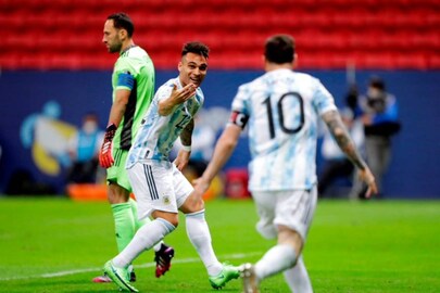 Messi _ Luataro Martinez