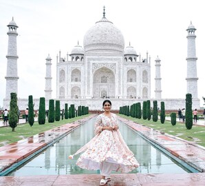 കസോള്‍ ആസ്വദിച്ച് സാനിയ ഇയ്യപ്പന്‍; ചിത്രങ്ങള്‍ വൈറല്‍