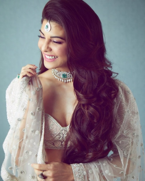 Jacqueline Fernandez looks pretty in the lehenga.