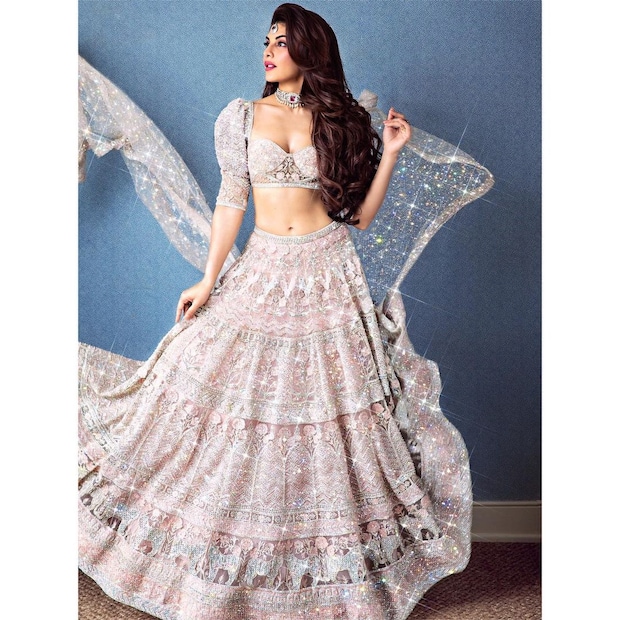 Jacqueline Fernandez looks breathtaking in the embellished lehenga.