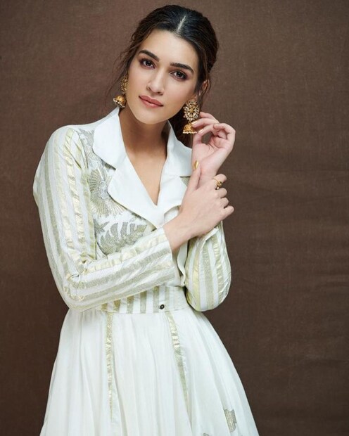 Kriti Sanon, Kriti Sanon Photos, Kriti Sanon Instagram, Kriti Sanon Film, कृति सेनन, कृति सेनन फोटोज