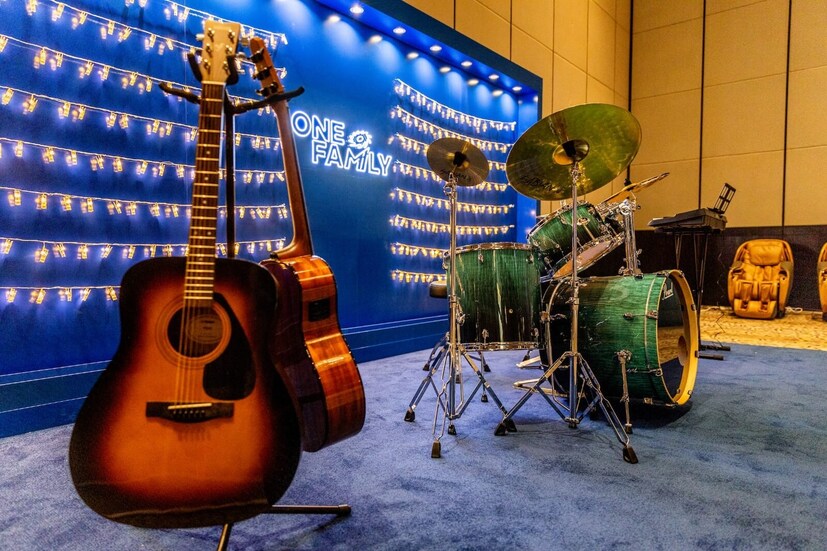 mi ipl champions team room musical intruments