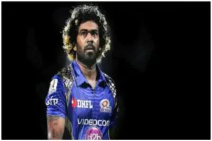  മലിംഗ കുട്ടിക്കാലത്ത് കടൽത്തീരങ്ങളിൽ ടെന്നീസ് ബോൾ ഉപയോഗിച്ച് ക്രിക്കറ്റ് കളിക്കാറുണ്ടായിരുന്നു, അദ്ദേഹത്തിന്റെ ബൗളിംഗ് ആക്ഷൻ തുടക്കം മുതൽ വിചിത്രമായിരുന്നു. അത് തന്റെ ശൈലിയായി മലിംഗ മാറ്റി. 2001 -ൽ നെറ്റ്സിൽ പരിശീലിക്കാൻ ബാറ്റ്സ്മാന്മാർക്ക് മലിംഗ പന്തെറിഞ്ഞു. ശ്രീലങ്കയിലെ മികച്ച താരങ്ങൾക്ക് മലിംഗയുടെ പന്തുകൾ കളിക്കാൻ കഴിഞ്ഞില്ല. ഈ കളിക്കാരിൽ അരവിന്ദ് ഡി സിൽവയും ഉൾപ്പെടുന്നു. (ഫയൽ ഫോട്ടോ)