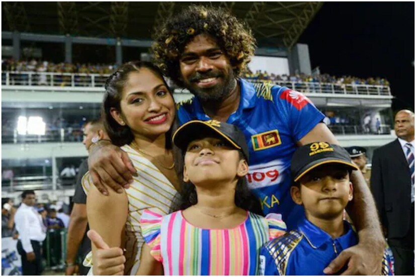  മലിംഗ അന്താരാഷ്ട്ര ക്രിക്കറ്റിൽ നിരവധി റെക്കോർഡുകൾ സ്വന്തം പേരിലാക്കി. ആകെ 546 വിക്കറ്റുകൾ നേടി. 30 ടെസ്റ്റുകളിൽ നിന്ന് 101 വിക്കറ്റും 226 ഏകദിനങ്ങളിൽ 338 ഉം 84 ടി 20 മത്സരങ്ങളിൽ 107 വിക്കറ്റുകളും മലിംഗ നേടി. അന്താരാഷ്ട്ര ക്രിക്കറ്റിൽ 5 തവണ മലിംഗ ഹാട്രിക്ക് നേടിയിട്ടുണ്ട്, ഇത് ഒരു റെക്കോർഡാണ്. ഏകദിന ക്രിക്കറ്റിൽ മൂന്ന് തവണ ഹാട്രിക്ക് നേടിയ ലോക റെക്കോർഡ് അദ്ദേഹം സ്വന്തമാക്കി. ഇതിനുപുറമെ, ടി 20 അന്താരാഷ്ട്ര ക്രിക്കറ്റിൽ രണ്ടുതവണ അദ്ദേഹം ഹാട്രിക്ക് നേടിയിട്ടുണ്ട്. ഏകദിന, ടി 20 അന്താരാഷ്ട്ര ക്രിക്കറ്റിൽ നാല് പന്തിൽ തുടർച്ചയായി നാല് വിക്കറ്റ് വീഴ്ത്തിയ ഏക കളിക്കാരനും അദ്ദേഹമാണ്.