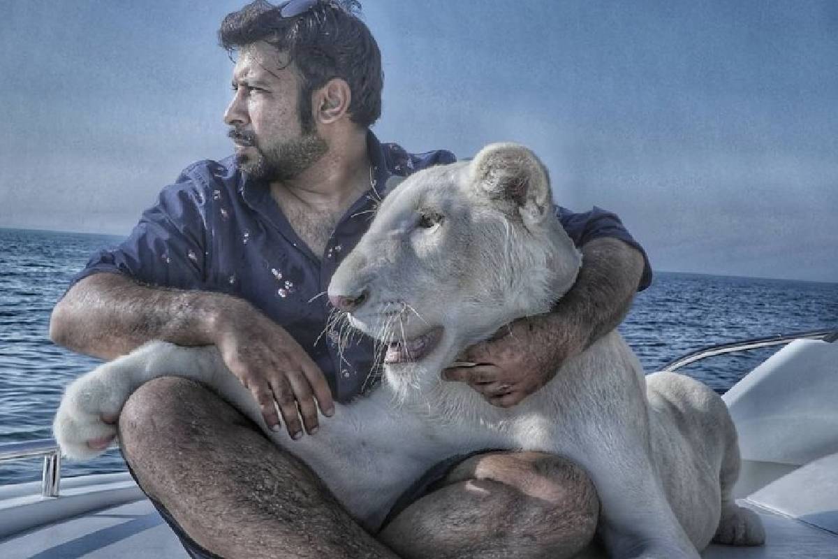 വിചിത്രമായ മനുഷ്യരും അവരുടെ വളര്‍ത്തു മൃഗങ്ങളും