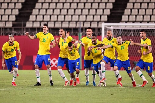 Credit: Twitter | B/R Football