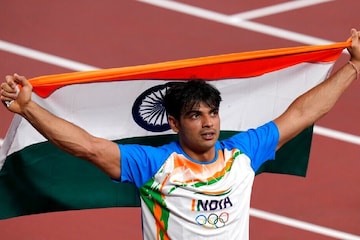 Neeraj Chopra| തങ്കത്തിളക്കത്തിൽ ഇന്ത്യ; നീരജ് ചോപ്രയുടെ ചരിത്ര വിജയം ചിത്രങ്ങളിലൂടെ Neeraj Chopra| തങ്കത്തിളക്കത്തിൽ ഇന്ത്യ; നീരജ് ചോപ്രയുടെ ചരിത്ര വിജയം ചിത്രങ്ങളിലൂടെ