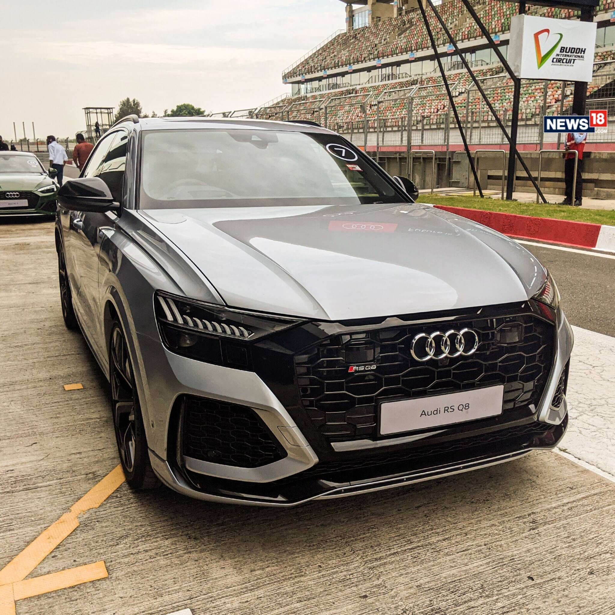 Audi | ഓഡി RS Q8 SUV വില 2.07 കോടി രൂപ ;കാണാം വാഹനത്തിന്റെ ഏറ്റവും പുതിയ സവിശേഷതകൾ