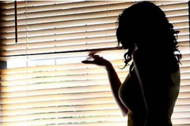 വിദേശത്തുവെച്ച് വിവാഹ വാഗ്ദാനം നല്കി പീഡിപ്പിച്ചെന്ന് പരാതിയുമായി യുവതി