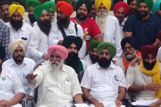 പ്രതിഷേധം അവസാനിച്ചതായി സമരനേതാക്കൾ പ്രഖ്യാപിക്കുന്നു 