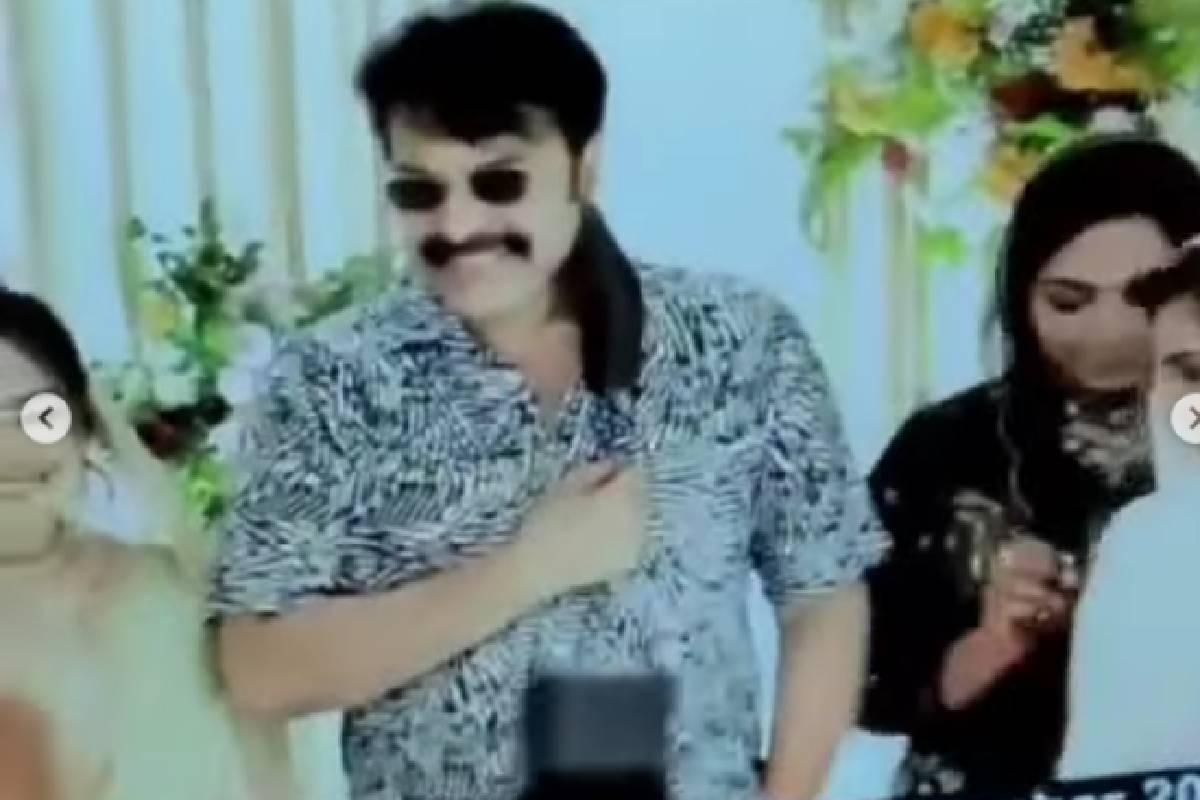  ഒരു വിവാഹ ചടങ്ങിൽ പങ്കെടുക്കുന്ന അദ്ദേഹത്തിന്റെ ചിത്രങ്ങളാണ് സോഷ്യൽ മീഡിയയിൽ എത്തിയിട്ടുള്ളത് (ചിത്രം: ഇൻസ്റ്റഗ്രാം)
