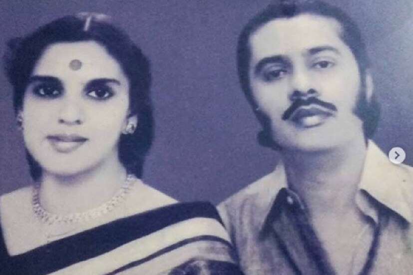  'ഫ്യൂഡൽ തെമ്മാടി ഞങ്ങളെ വിട്ടുപിരിഞ്ഞിട്ട് 19 വർഷങ്ങൾ കഴിഞ്ഞു. ഞാൻ അദ്ദേഹത്തിനൊപ്പമെന്ന പോലെ ഏറ്റവുമധികം സമയം ചെലവഴിക്കാനും സംസാരിക്കാനും സ്നേഹിക്കാനും ആഗ്രഹിച്ച മറ്റൊരാളുമില്ല. താങ്കളുടെ കൊച്ചുമകൾ എന്ന് അഭിസംബോധന ചെയ്യുന്നതിൽ അഭിമാനവും അനുഗ്രഹവും തോന്നുന്നു. എവിടെയായിരുന്നാലും ഞാൻ തങ്ങളെ മിസ് ചെയ്യുന്നു, ചേർത്തുപിടിച്ചുള്ള ആ ആലിംഗനങ്ങൾ നഷ്ടമാവുന്നു.' മലയാള സിനിമയിലെ അനശ്വര നായകന് പ്രചോദനമായ ജീവിതത്തിലെ നായകന് കൊച്ചുമകൾ സമ്മാനിക്കുന്ന ഓർമ്മക്കുറിപ്പാണിത്