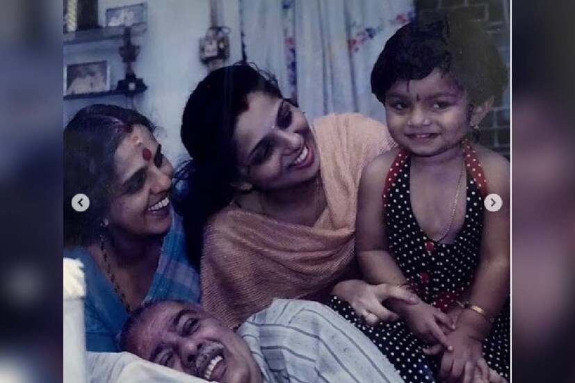  ജീവിതത്തിലെ മംഗലശ്ശേരി നീലകണ്ഠനായ മുല്ലശ്ശേരി രാജഗോപാലിനും ഭാര്യ ലക്ഷ്മിക്കും പക്ഷെ മംഗലശ്ശേരി കാർത്തികേയനെ പോലെ മകനല്ല, മകളാണുള്ളത്. ആ മകളാണ് നാരായണി. നാരായണിക്കും ഒരു മകളാണ്