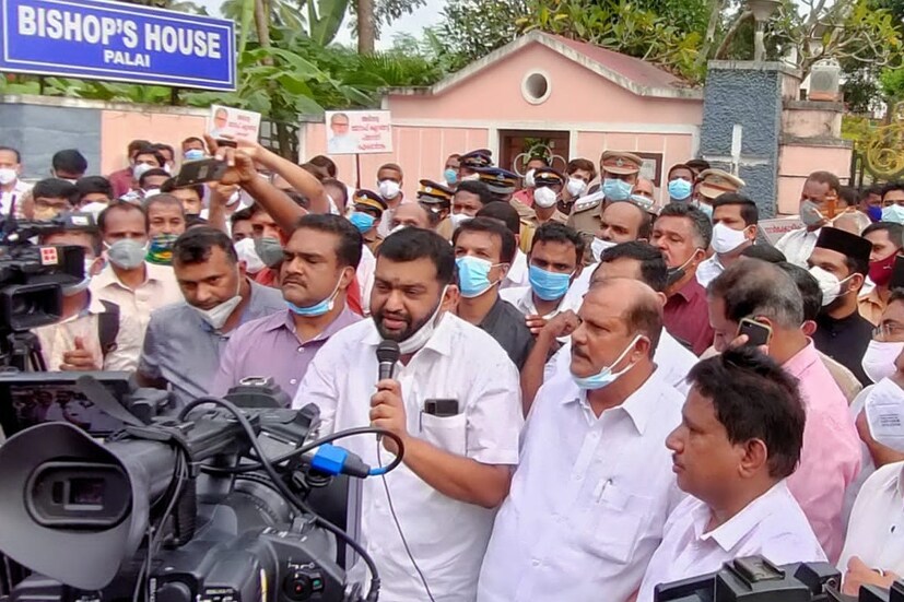  സെപ്റ്റംബർ 11ന് വീണ്ടും പ്രകടനങ്ങൾ നടന്നു. എന്നാൽ തലേദിവസം ഉയർന്ന മുദ്രാവാക്യങ്ങൾ ആയിരുന്നില്ല പിന്നെ അവിടെ കേട്ടത്. ബിഷപ്പിനെ പൂർണപിന്തുണ അർപ്പിച്ചു കൊണ്ടുള്ള പ്രകടനങ്ങളാണ് സെപ്റ്റംബർ 11ലെ പാലാ ബിഷപ്പ് ഹൗസിനുമുന്നിൽ അരങ്ങേറിയത്. ക്രൈസ്തവ കോഡിനേഷൻ കമ്മിറ്റി ആയ കാസയുടെ നേതൃത്വത്തിലായിരുന്നു  ബിഷപ്പിന് ഐക്യദാർഢ്യം അർപ്പിച്ച് ഉള്ള പ്രകടനം. ജനപക്ഷം സെക്കുലർ നേതാവ് പി സി ജോർജ്,  ബിജെപി സംസ്ഥാന സമിതി അംഗം എൻ ഹരി ജില്ലാ പ്രസിഡന്റ് നോബിൾ മാത്യു ഉൾപ്പെടെയുള്ളവർ മാർച്ചിൽ പങ്കെടുത്തു. അവിടെയും തീർന്നില്ല പ്രകടനങ്ങൾ. സെപ്റ്റംബർ 12 നും ക്രൈസ്തവ സംഘടനകൾ മാർച്ചുമായി രംഗത്തുവന്നു. ആ മാർച്ച് മുതൽ കൂടുതൽ രാഷ്ട്രീയ നേതാക്കളും രംഗത്ത് വന്നു.