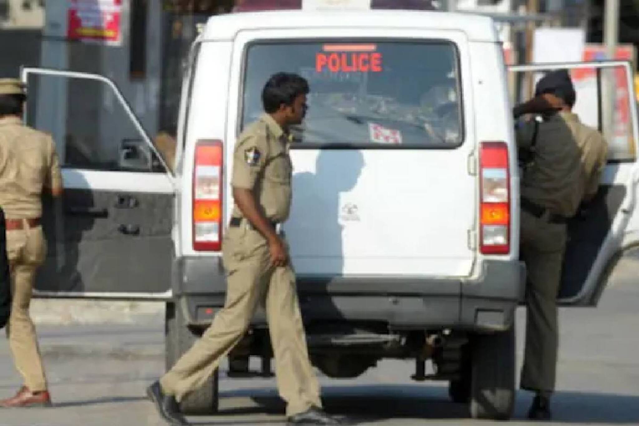 Covid 19 | സംസ്ഥാനത്ത് ഇന്ന് കോവിഡ് നിയന്ത്രണങ്ങള്‍ ലംഘിച്ചതിന് 824 പേര്‍ക്കെതിരെ കേസ്;226 പേര്‍ അറസ്റ്റില്‍