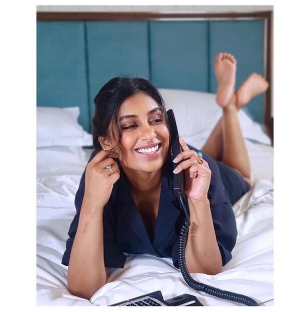  ഐപിഎൽ മത്സരങ്ങൾ ടിവിയിൽ വീക്ഷിക്കുന്ന ആരാധകർക്ക് അവിസ്മരണീയമായ അനുഭവങ്ങളാണ് കിര നാരായണൻ സമ്മാനിക്കുന്നത്.  (Photo Credit : Instagram)