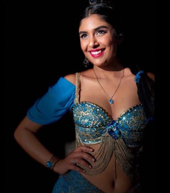  കിര നാരായണന് ഇൻസ്റ്റാഗ്രാമിൽ ധാരാളം ഫോളോവേഴ്‌സ് ഉണ്ട്. ഇടയ്ക്കിടെ അതിശയിപ്പിക്കുന്ന ഗ്ലാമർ ഫോട്ടോകൾ അവർ ഇൻസ്റ്റാഗ്രാമിൽ പങ്കുവെക്കാറുണ്ട്. (Photo Credit : Instagram)