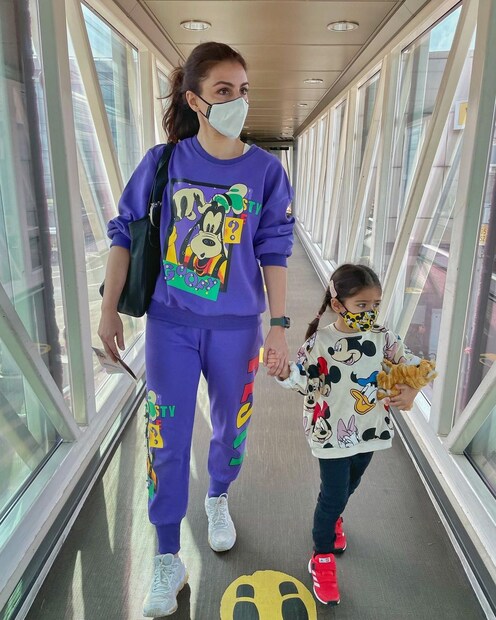 Soha Ali Khan twins with daughter Inaaya in cartoon-inspired attires. 