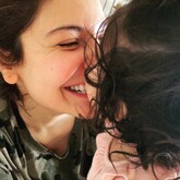 ഇതെന്റെ നിറചിരി; മകള്‍ വാമികയ്‌ക്കൊപ്പം അനുഷ്‌ക; ബോളിവുഡ് താരങ്ങള്‍ മക്കളോടൊപ്പം