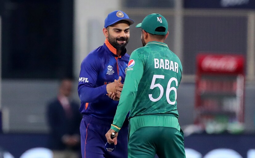 virat kohli babar azam shake hands during the toss