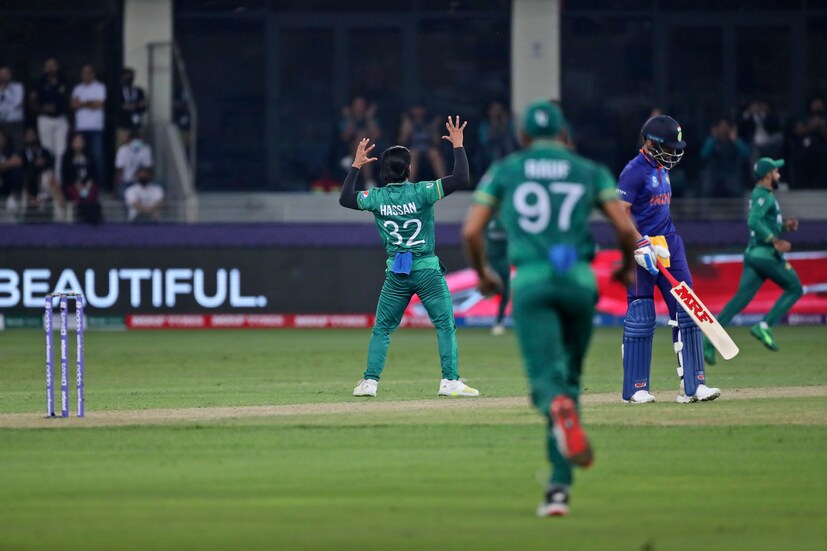 hasan ali celebrates after taking a wicket