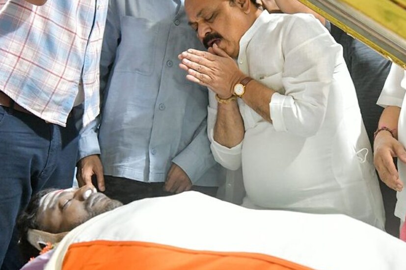 Puneeth Rajkumar last Rites Emotional Moments